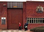 L'esterno del carcere di Feltham dove è stato rinchiuso il giovane fiorentino Marco Accorinti L'esterno del carcere di Feltham dove è stato rinchiuso il giovane fiorentino Marco Accorinti