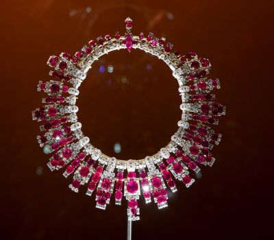 Installation view of Cartier at V&A South Kensington (12 April-16 November 2025) (c) Victoria and Albert Museum, London