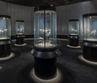 Installation view of Cartier at V&A South Kensington (12 April-16 November 2025) (c) Victoria and Albert Museum, London