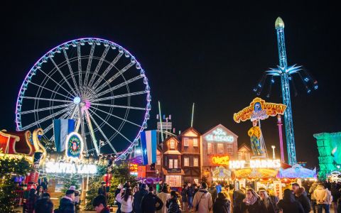 Winter Wonderland a Hyde Park: la ruota panoramica e le casette illuminate