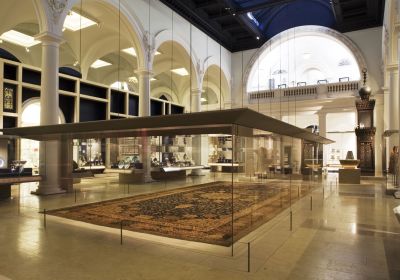 Victoria and Albert Museum: Jameel Gallery © Victoria and Albert Museum, London