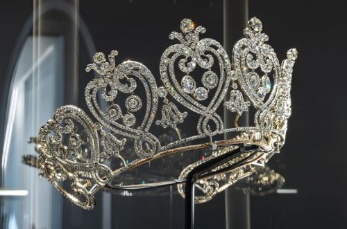 Installation view of Cartier at V&A South Kensington (12 April-16 November 2025) (c) Victoria and Albert Museum, London