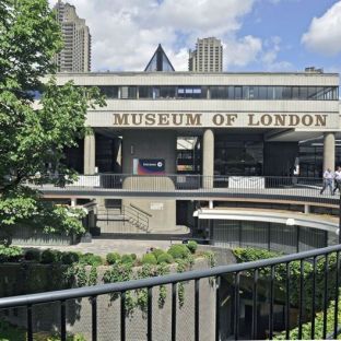 Il Museo di Londra è stato inaugurato il 2 dicembre 1976 dalla Regina Elisabetta II