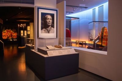 Gallery image of print by Kapulani Landgraf © The Trustees of the British Museum, Photo by MKH