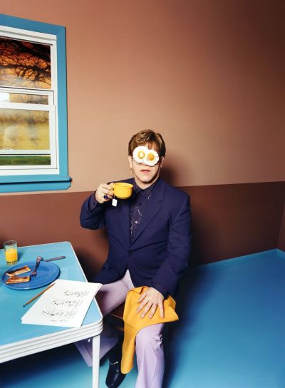David LaChapelle, Elton John: Egg On His Face, New
York, 1999 © David LaChapelle