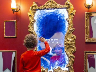 La mostra Fairy Tales termina il 23 agosto 2026