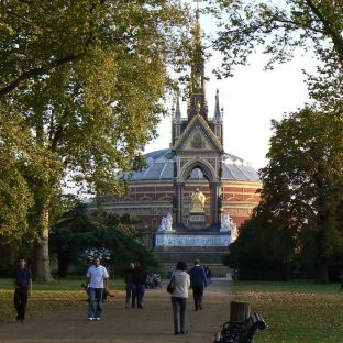 Albert Memorial a Kensington Gardens
