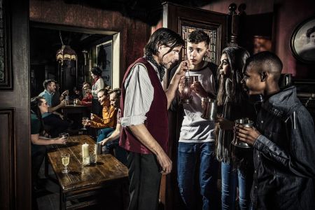 Il Dungeon Tavern, malfamato e decadente pub vittoriano del 1896