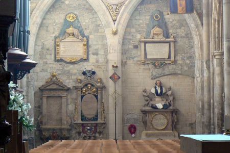 La cattedrale di Southwark si trova a pochi passi dal Tamigi