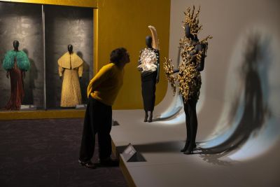 Esposizione dedicata a Elsa Schiapparelli al V&A, uno dei grandi eventi moda di Londra