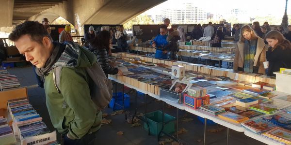 Riverside Walk Market