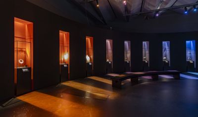 Installation view of Cartier at V&A South Kensington (12 April-16 November 2025) (c) Victoria and Albert Museum, London
