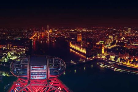 Vista notturna del London Eye