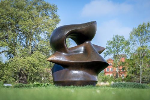 Henry Moore, Large Spindle Piece 1968. Photo Ines Stuart-Davidson