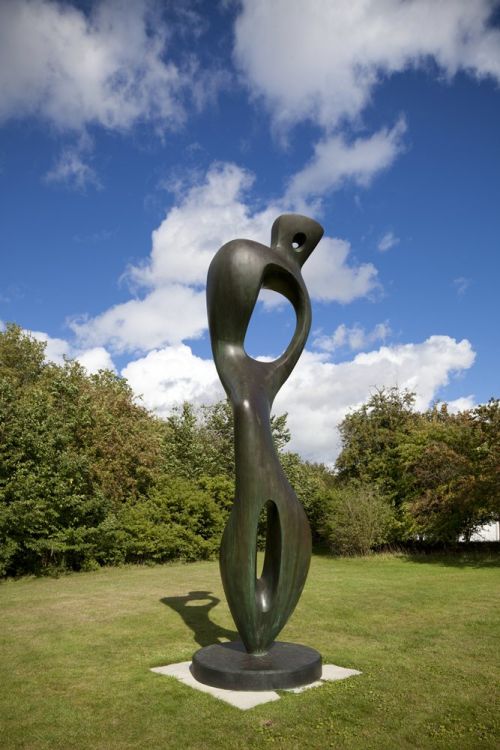 Henry Moore: Large Interior Form 1953-54.