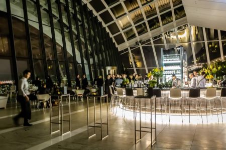 Gli Sky Gardens occupano dal 35° al 37° piano del grattacielo