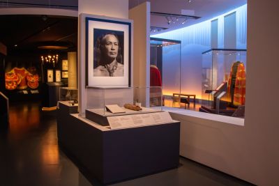 Gallery image of print by Kapulani Landgraf © The Trustees of the British Museum, Photo by MKH