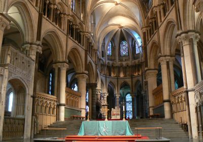 L'altare centrale della Cattedrale di Canterbury