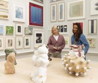 Installation view Summer Exhibition 2025 - Mix di tecniche artistiche: dipinti, sculture e fotografie contemporanee