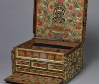Key 69: Portable writing desk, Pasto, Colombia, c. 1684 Barniz de Pasto lacquer on wood, 19 x 36 x 30.5 cm On loan from The Hispanic Society of America, New York, NY